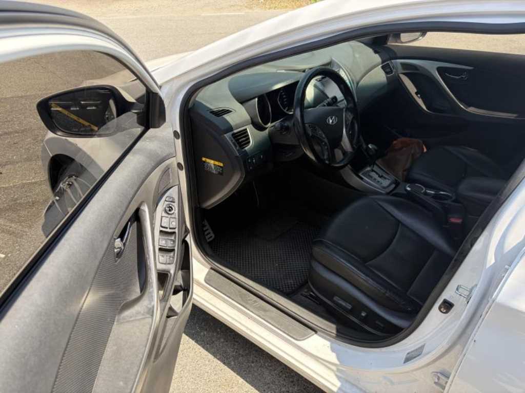 HYUNDAI Avante 2013 Blanco - Importación desde Corea - HF Imports Iquique - Foto 16