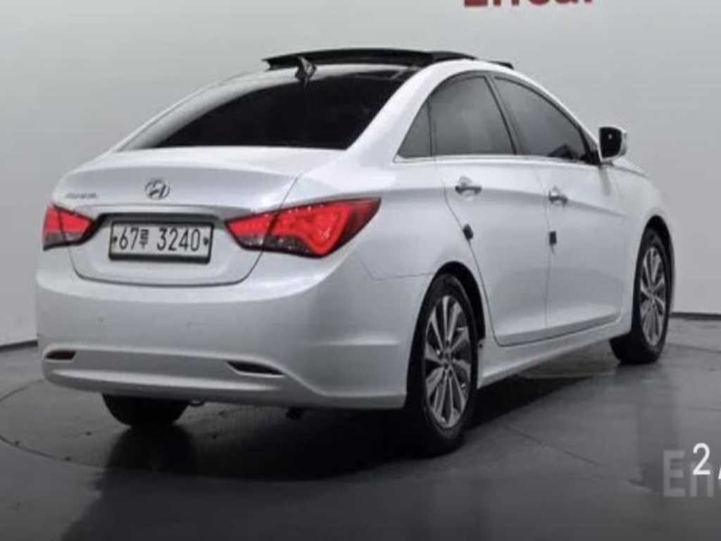 HYUNDAI Sonata - Vista 2