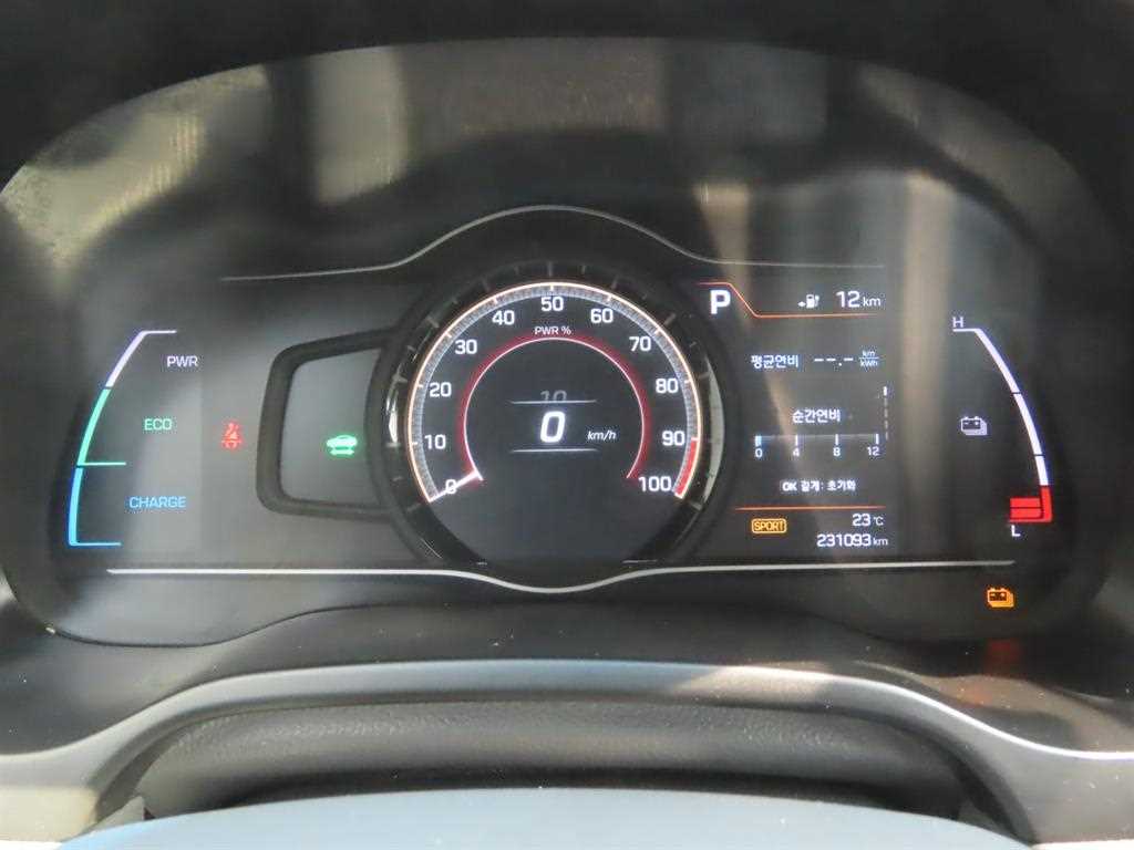 HYUNDAI Ioniq - Vista 10