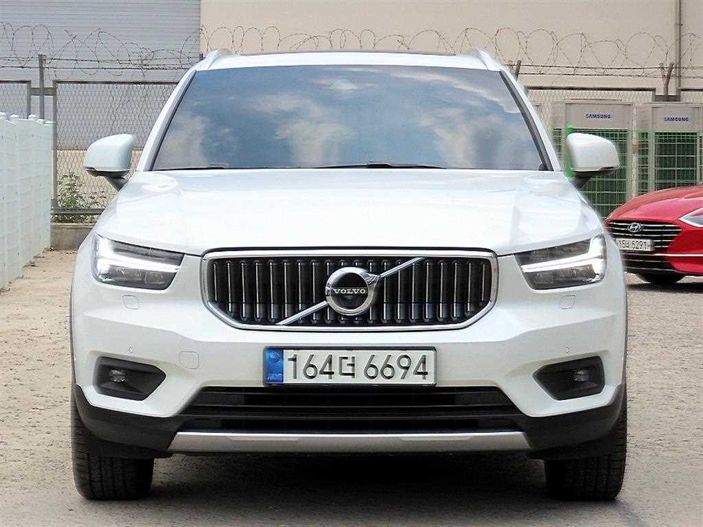 Volvo XC40 2021 Blanco - Importación desde Corea - HF Imports Iquique - Foto 1
