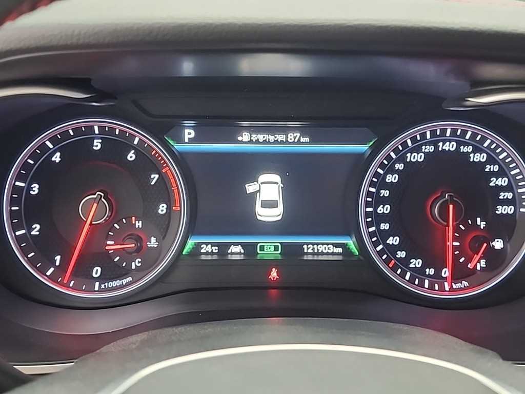 Genesis G70 - Vista 8