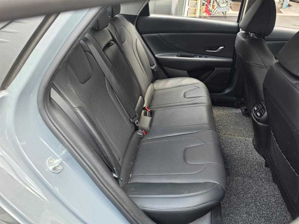 HYUNDAI Avante - Vista 8