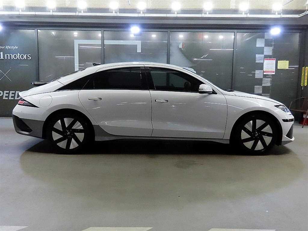 HYUNDAI Ioniq 6 - Vista 3
