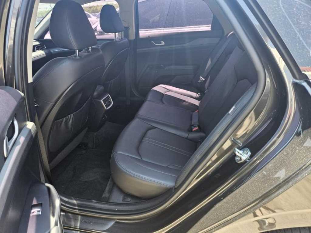 KIA K5 - Vista 6