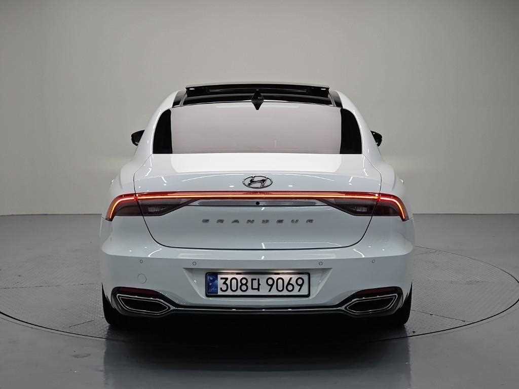 HYUNDAI Grandeur - Vista 3