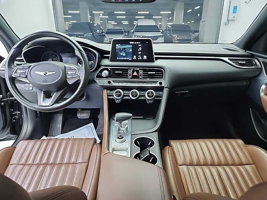 Genesis G70 - Vista 9