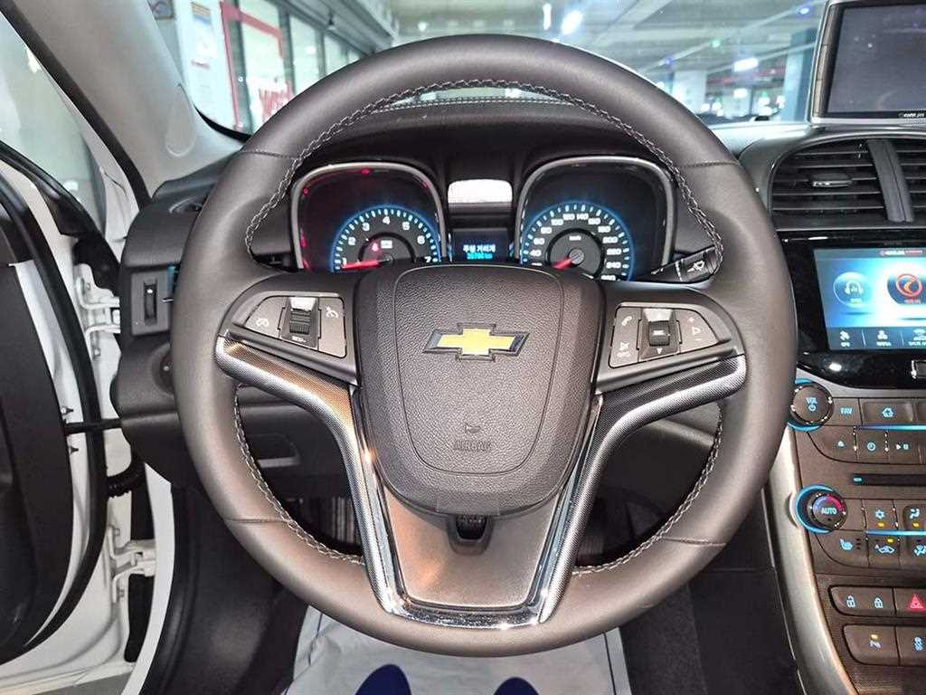 Chevrolet Malibu - Vista 10