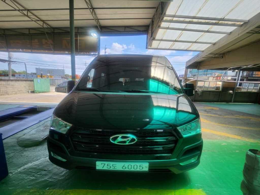 HYUNDAI Solati 2018 - Importación desde Corea - HF Imports Iquique - Foto 1