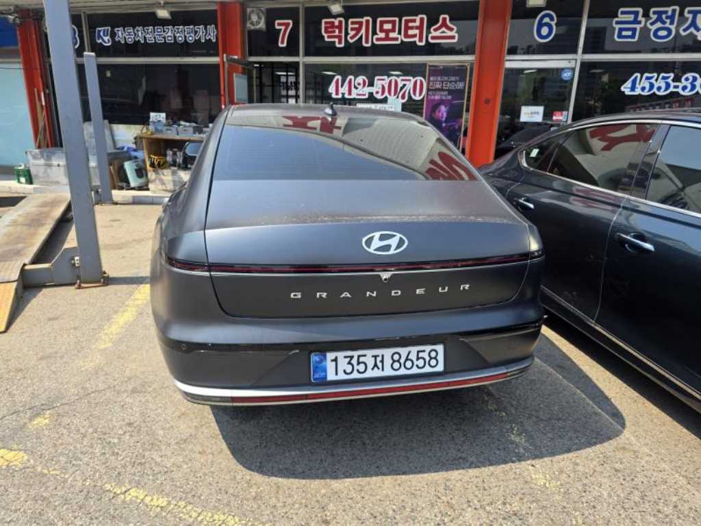 HYUNDAI Grandeur - Vista 2