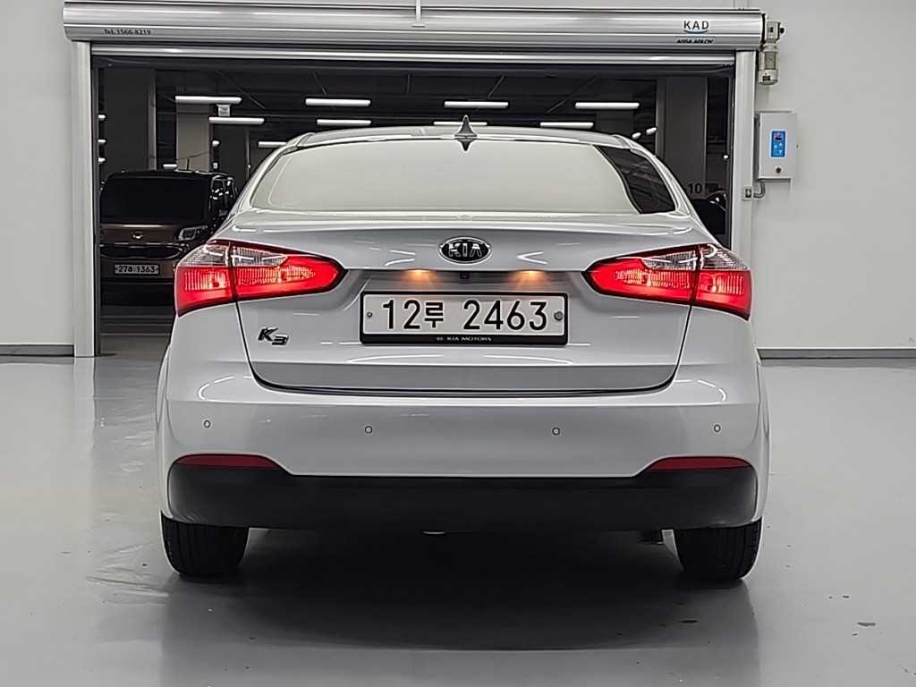 KIA K3 - Vista 3