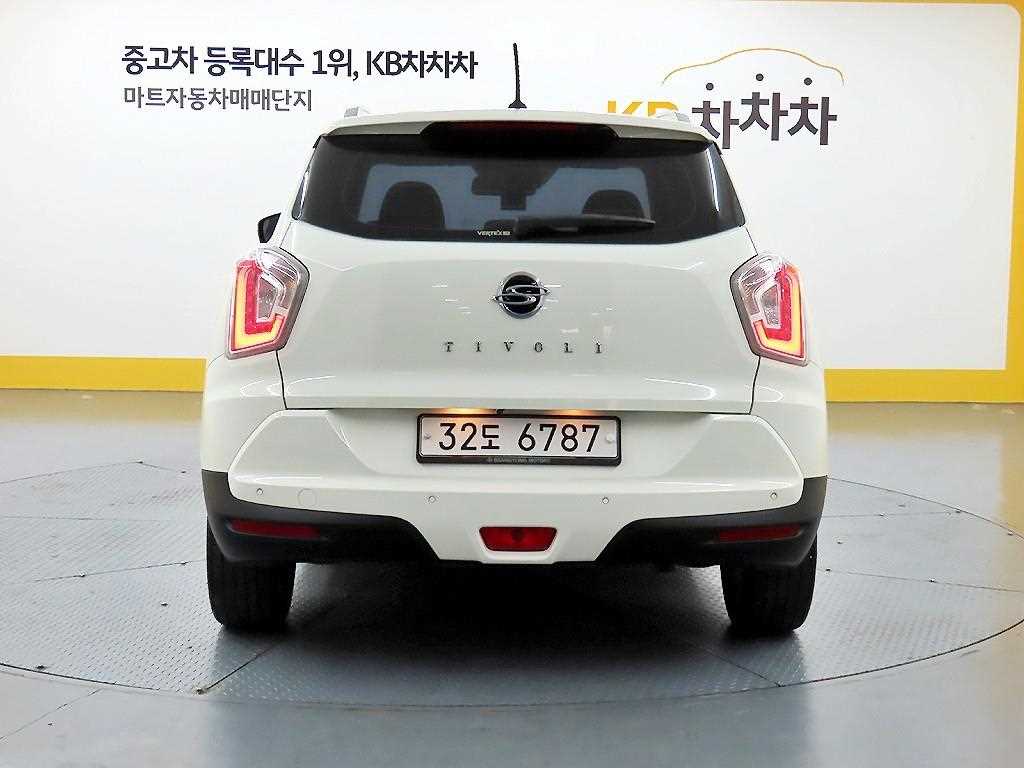 Ssangyong Tivoli - Vista 3