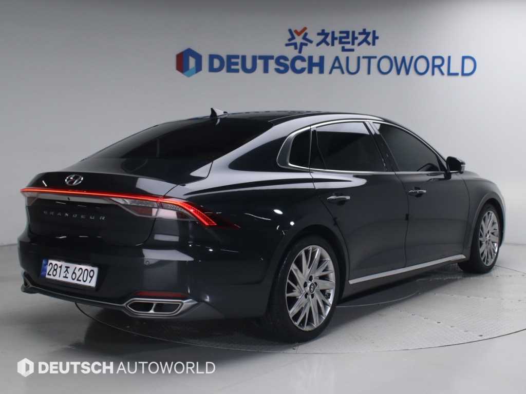 HYUNDAI Grandeur - Vista 2