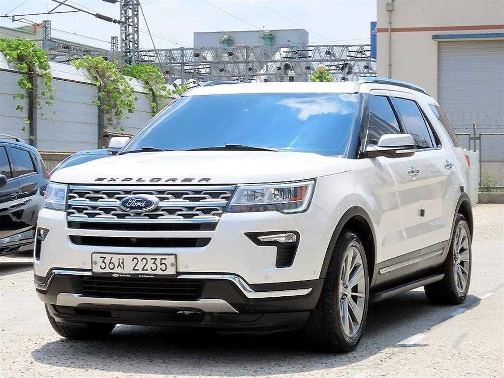 Ford Explorer - Vista 2