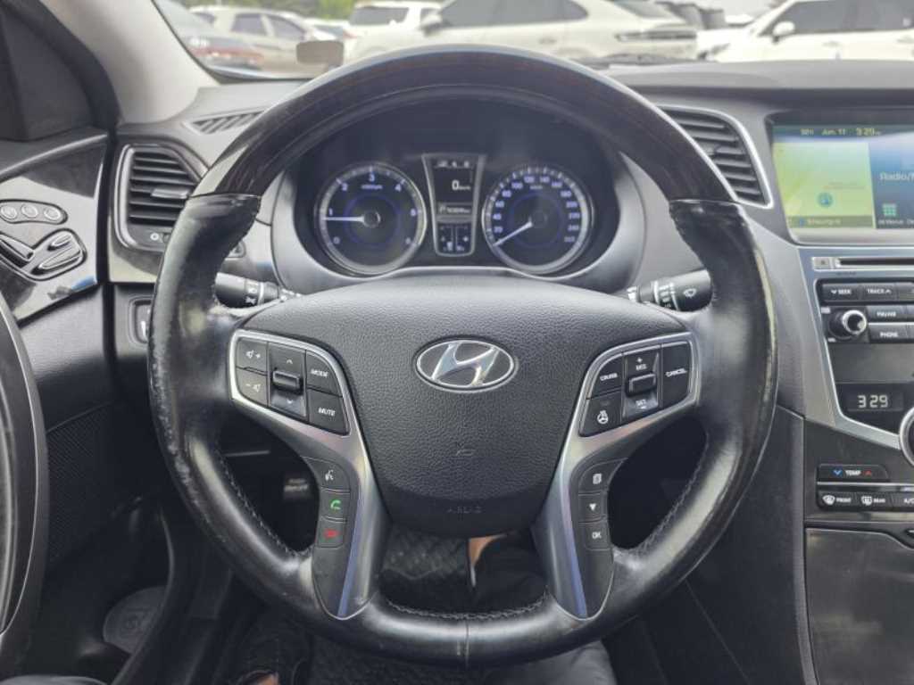HYUNDAI Grandeur - Vista 11