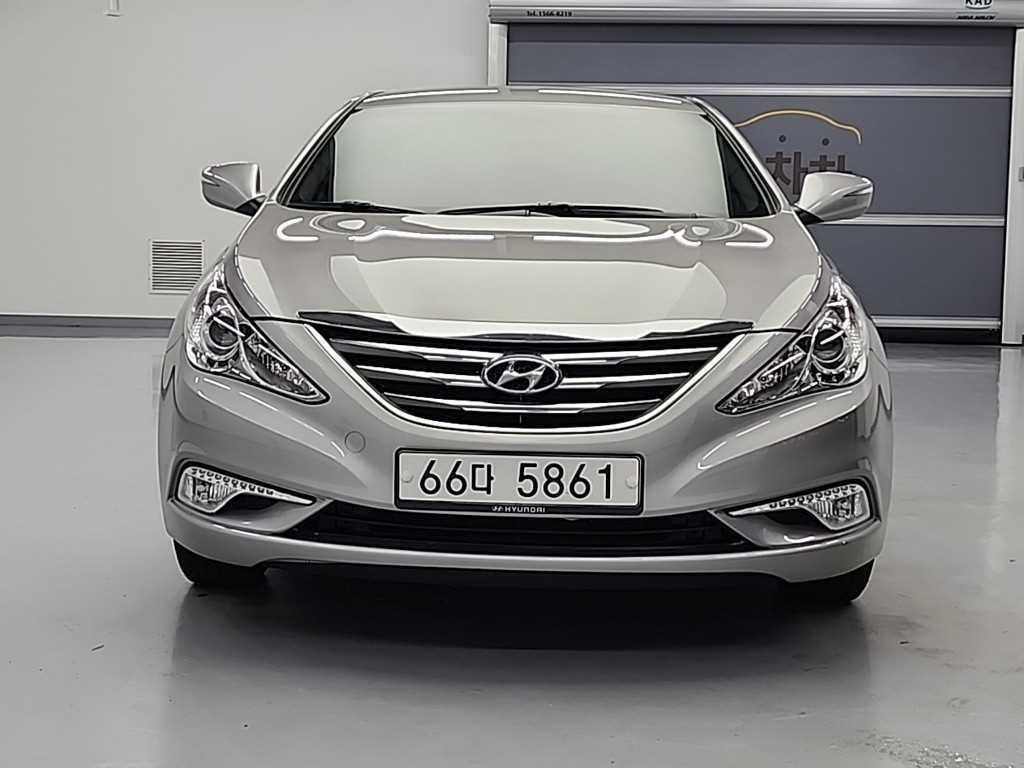 HYUNDAI Sonata - Vista 3