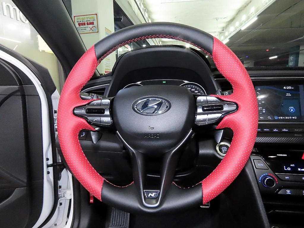 HYUNDAI Avante - Vista 10