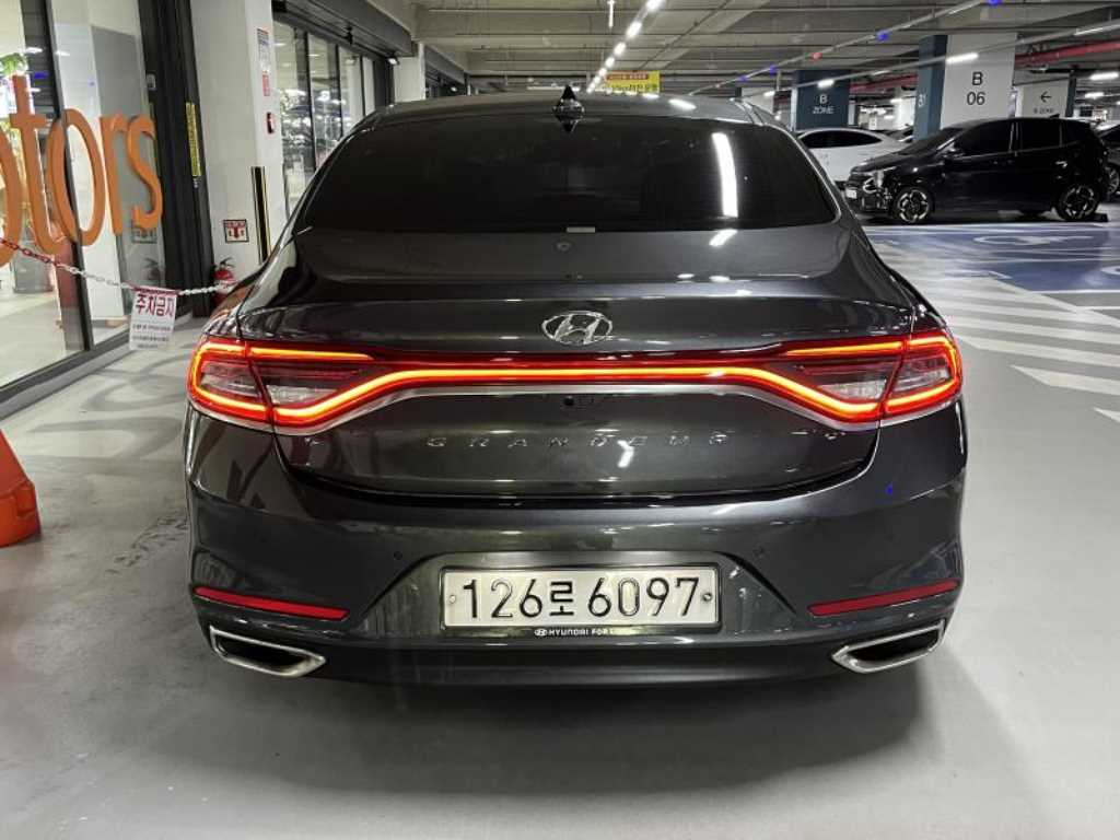 HYUNDAI Grandeur - Vista 7