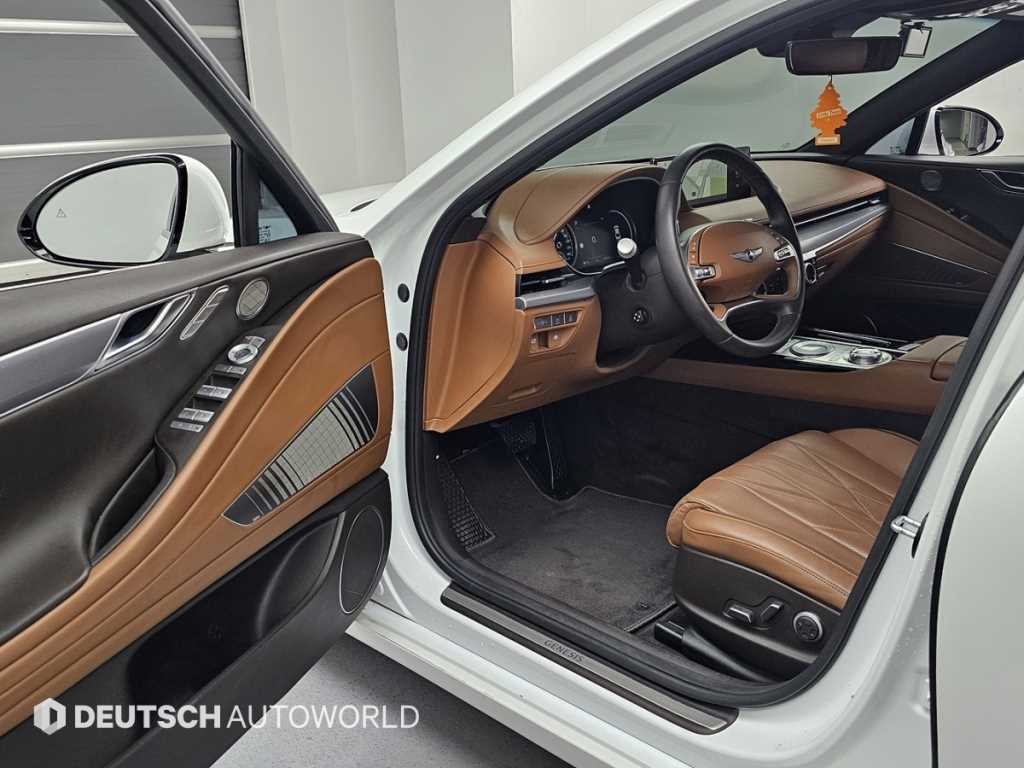 Genesis G80 - Vista 12