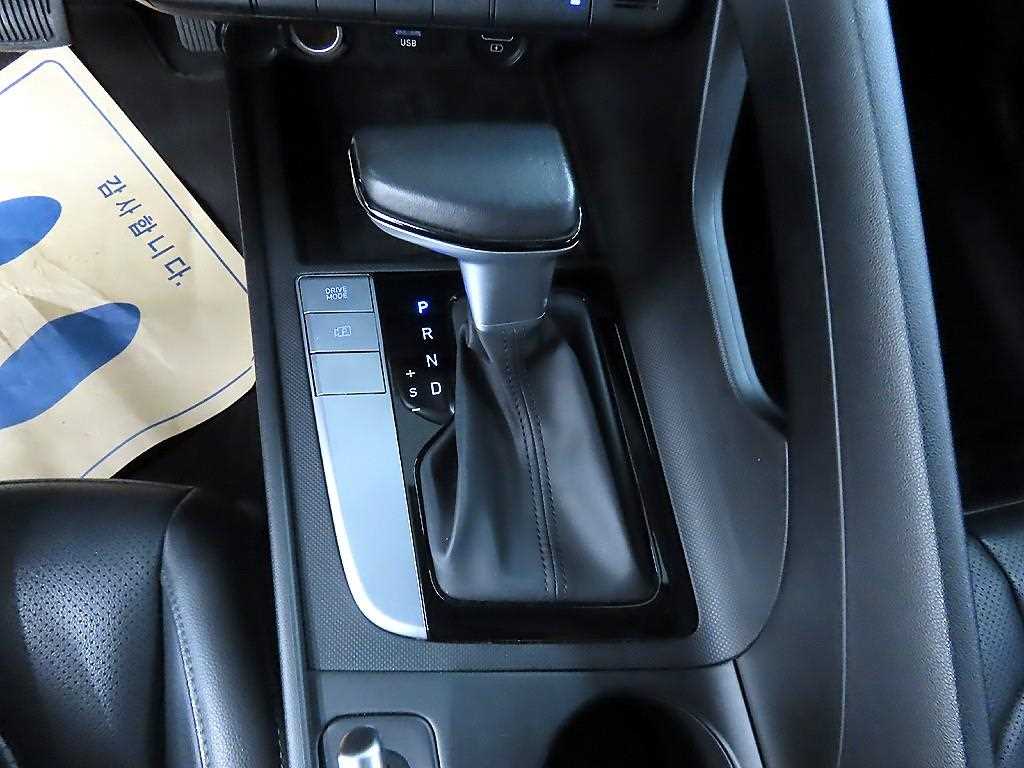 HYUNDAI Avante - Vista 12