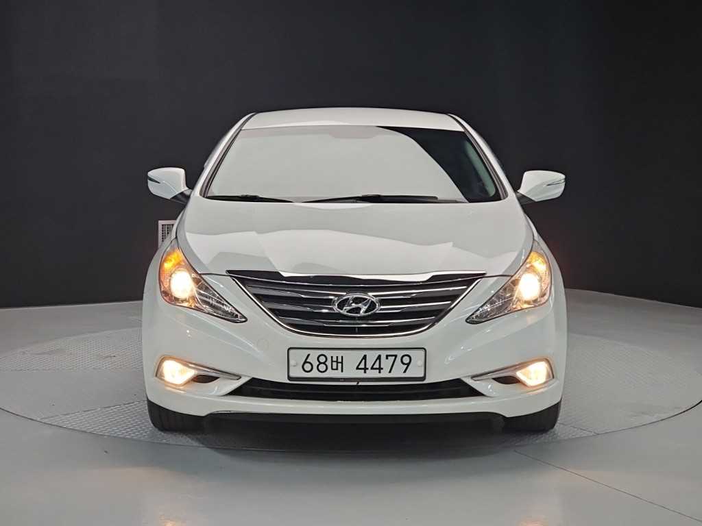 HYUNDAI Sonata - Vista 2