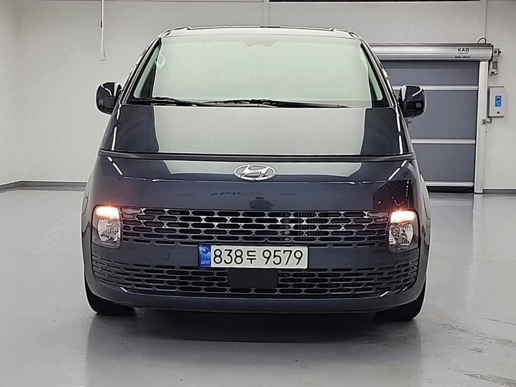 HYUNDAI Staria - Vista 2