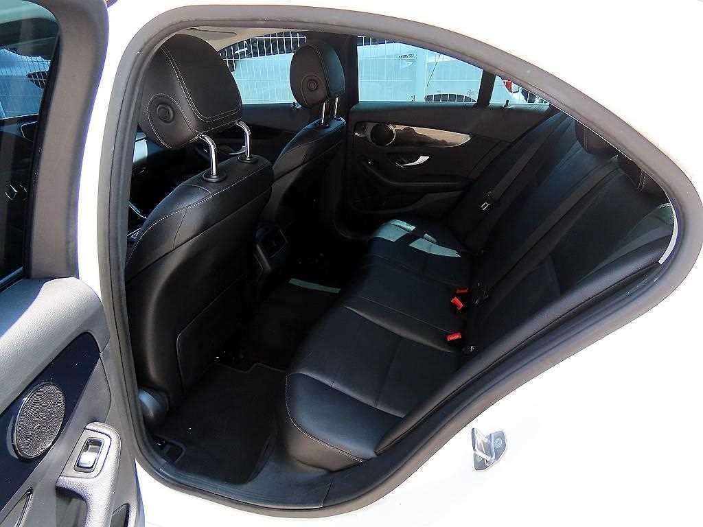Mercedes Benz C Class - Vista 8