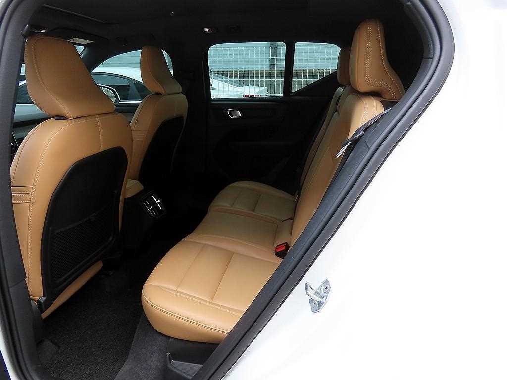 Volvo XC40 - Vista 8