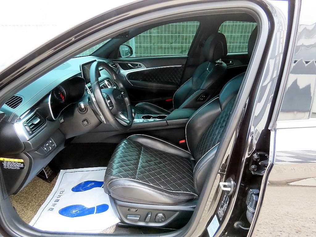 Genesis G70 - Vista 7