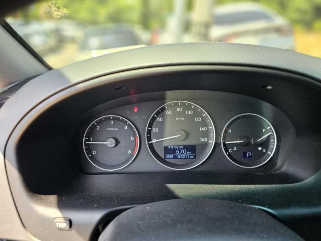 HYUNDAI Starex - Vista 8