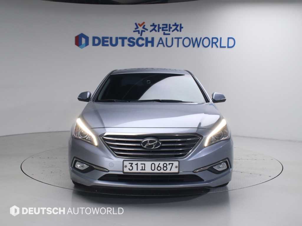 HYUNDAI Sonata - Vista 3