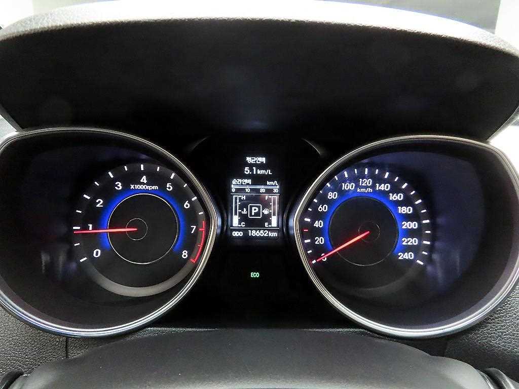 HYUNDAI Avante - Vista 8
