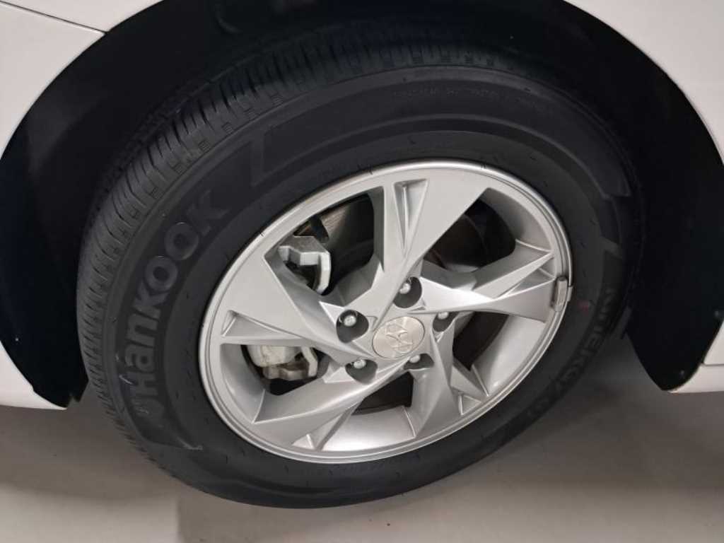 HYUNDAI Avante - Vista 8