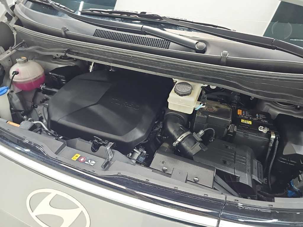 HYUNDAI Staria - Vista 7