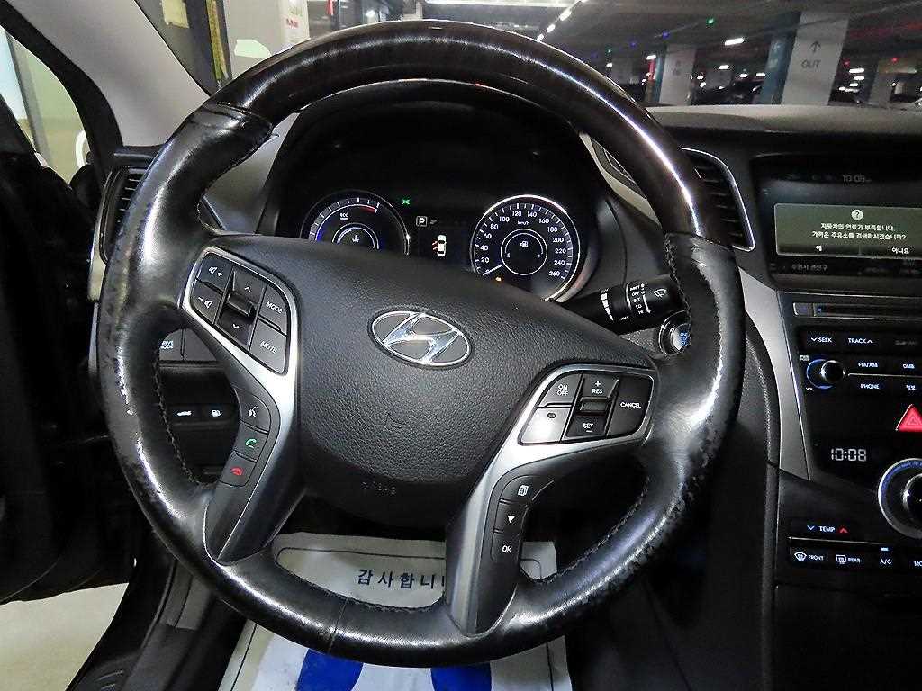 HYUNDAI Grandeur - Vista 10