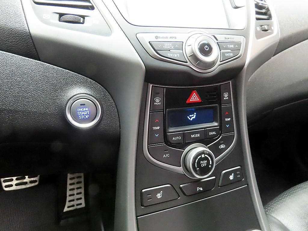 HYUNDAI Avante 2014 Gris - Importación desde Corea - HF Imports Iquique - Foto 17
