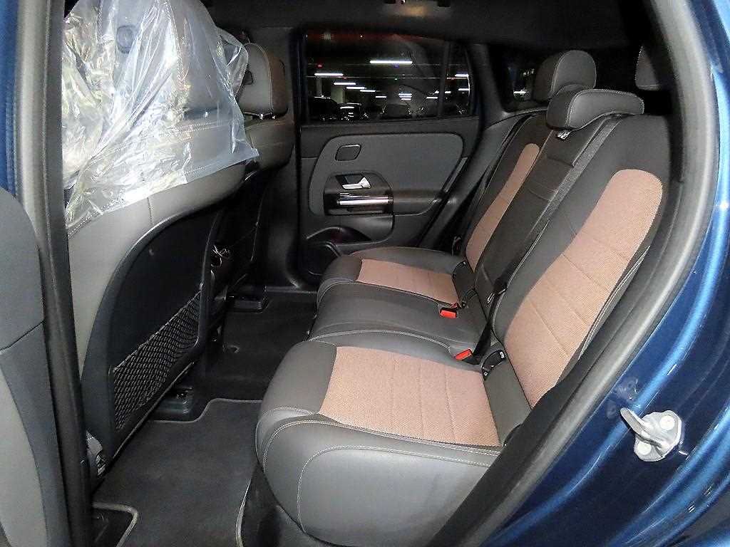 Mercedes Benz EQA - Vista 9