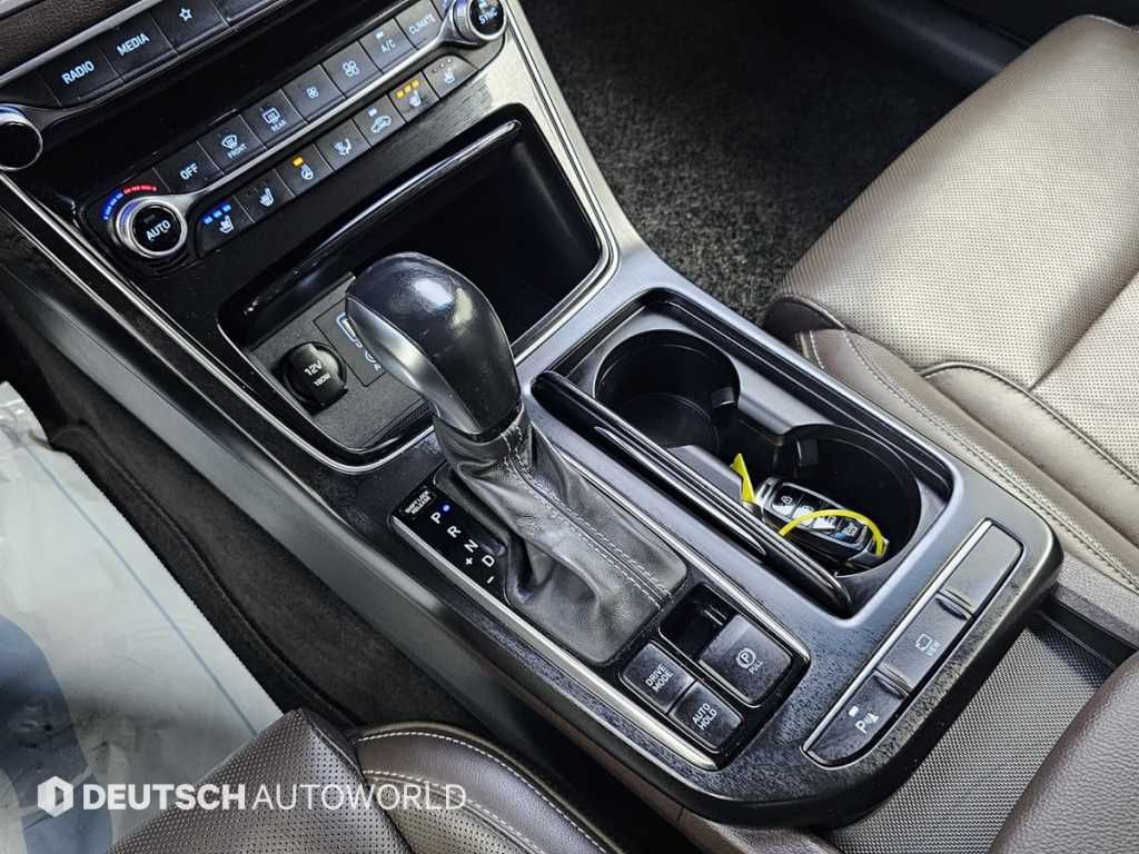 HYUNDAI Grandeur - Vista 11