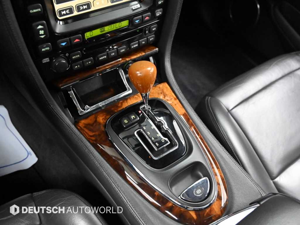 Jaguar XJ - Vista 11