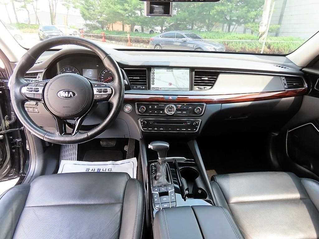 KIA K7 - Vista 9