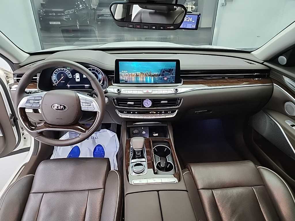 KIA K9 - Vista 9