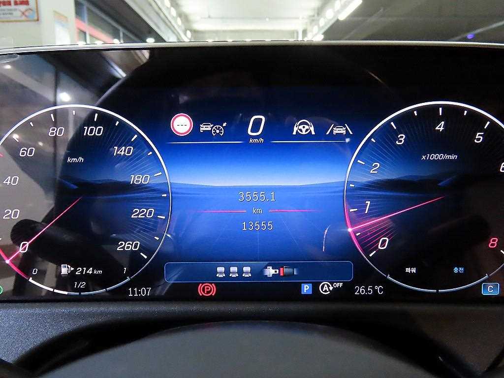 Mercedes Benz E class - Vista 12
