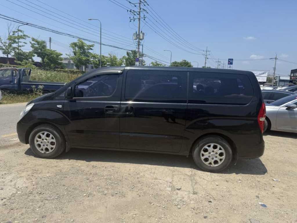 HYUNDAI Starex - Vista 2