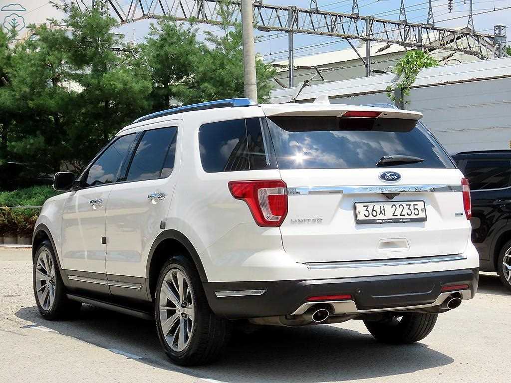 Ford Explorer - Vista 3