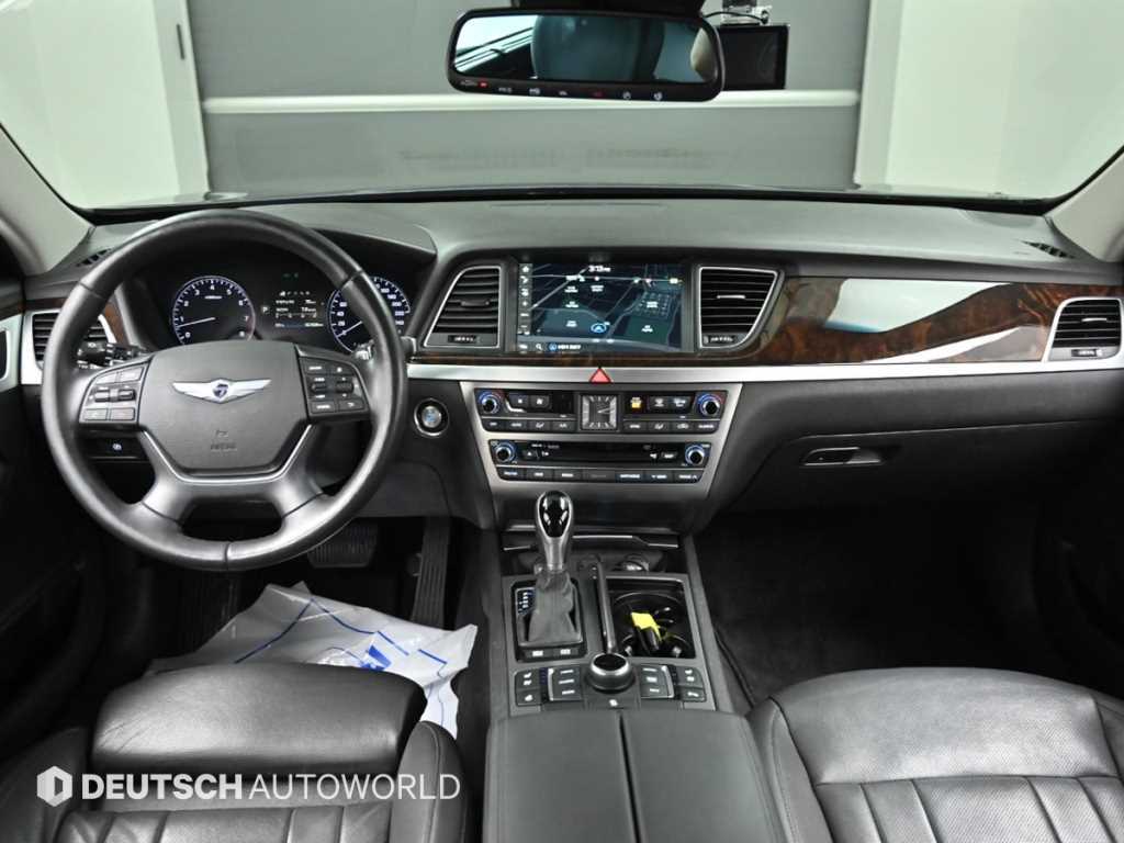 HYUNDAI Genesis - Vista 9