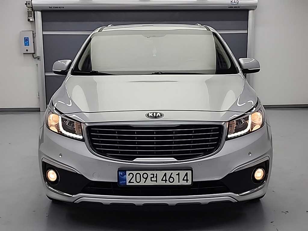 KIA Carnival - Vista 2