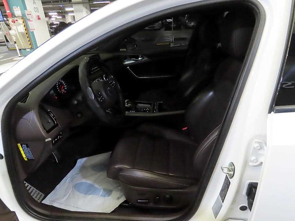 KIA Stinger - Vista 8