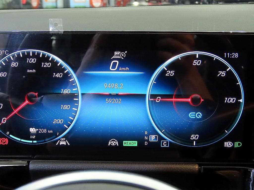 Mercedes Benz EQA - Vista 11