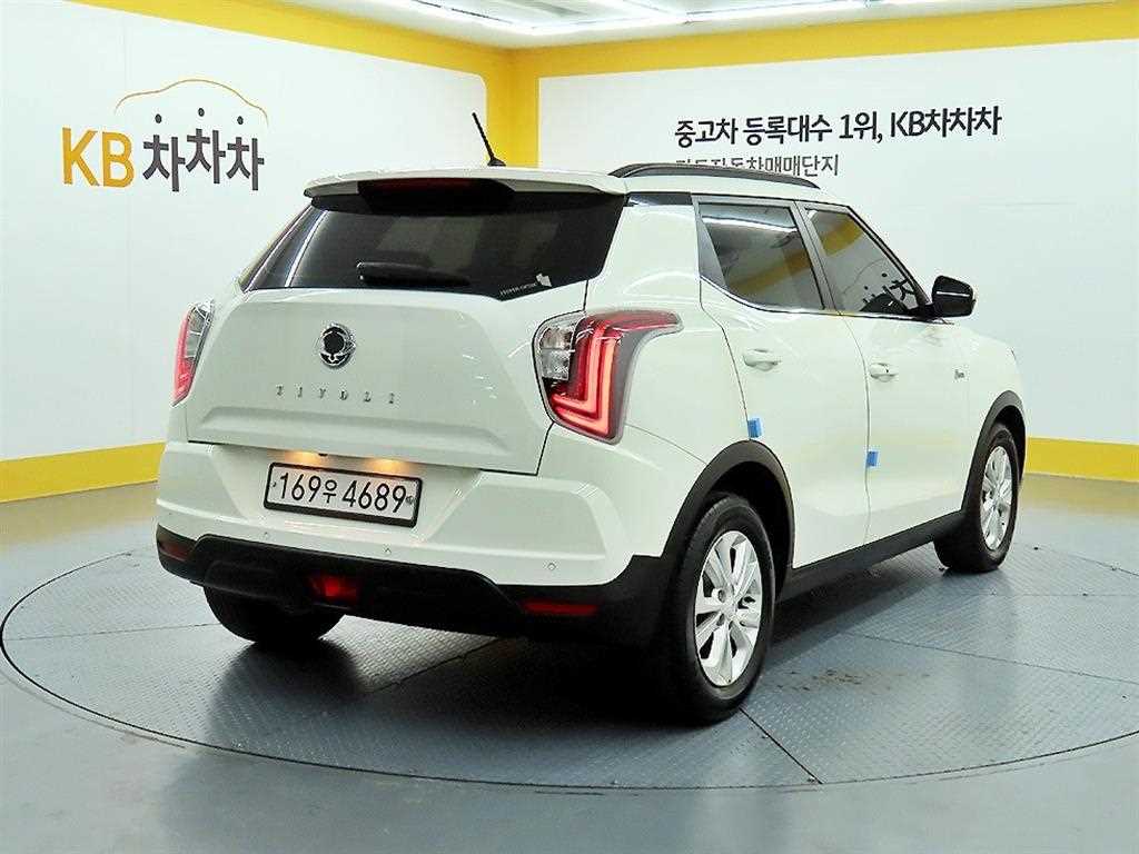 Ssangyong Tivoli - Vista 6