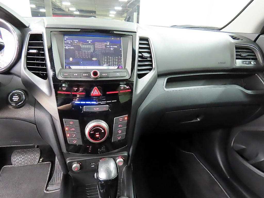 Ssangyong Tivoli 2017 Blanco - Importación desde Corea - HF Imports Iquique - Foto 16