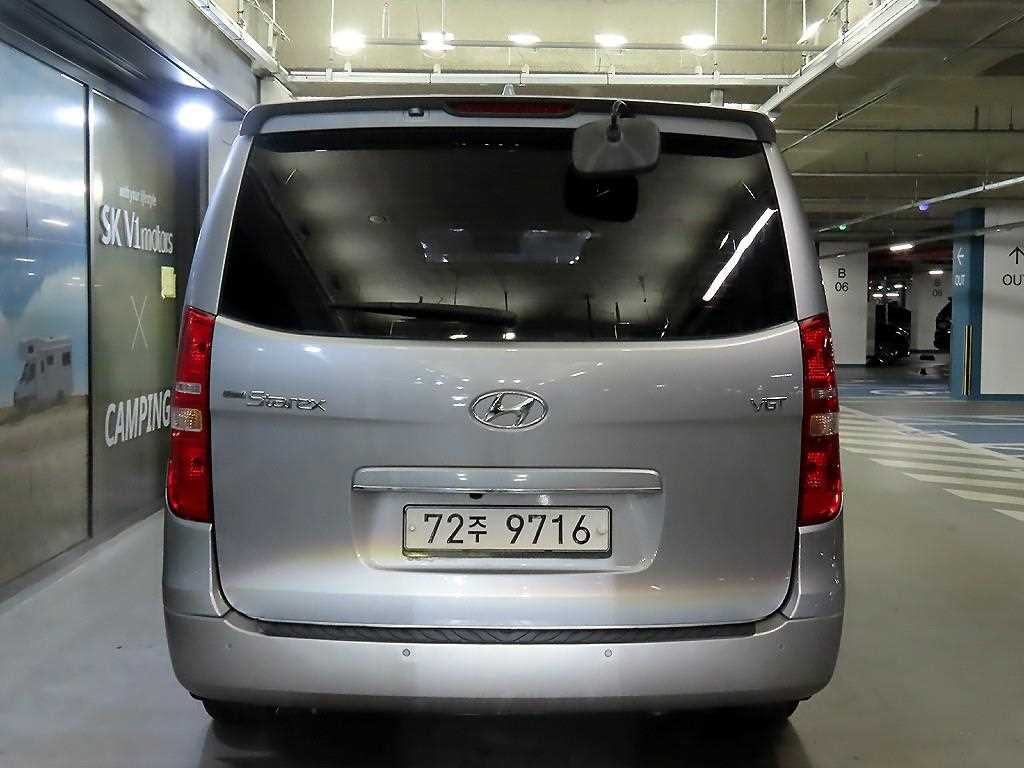 HYUNDAI Starex - Vista 7
